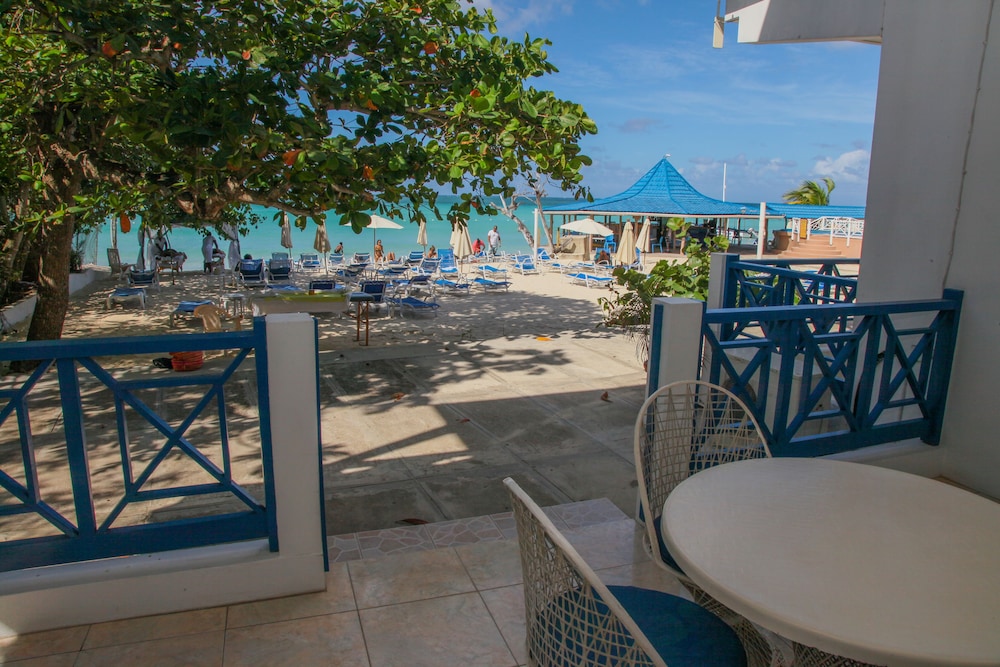 Negril Tree House Resort 50/69