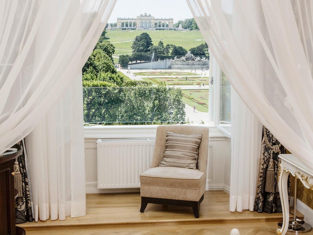 Schloß Schönbrunn Grand Suite 27/40