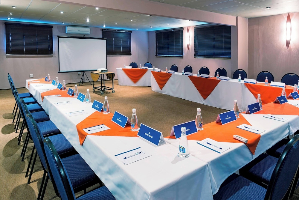 Protea Hotel By Marriott Zambezi River Lodge 14/22