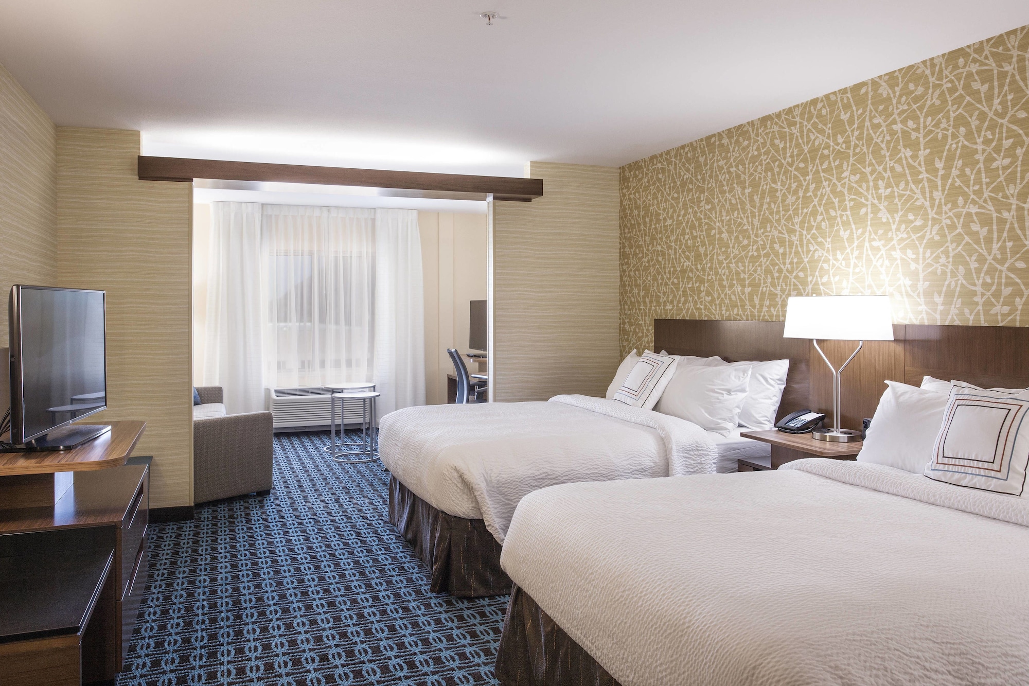 suite, multiple beds