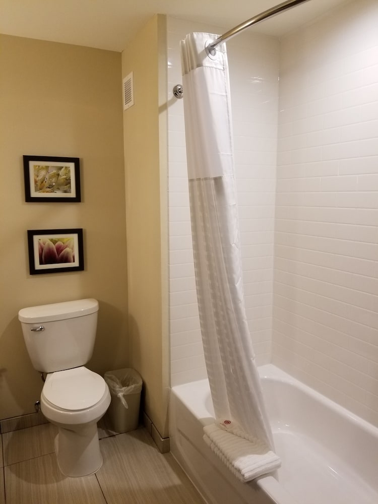 Comfort Suites Brookings near University 16/51