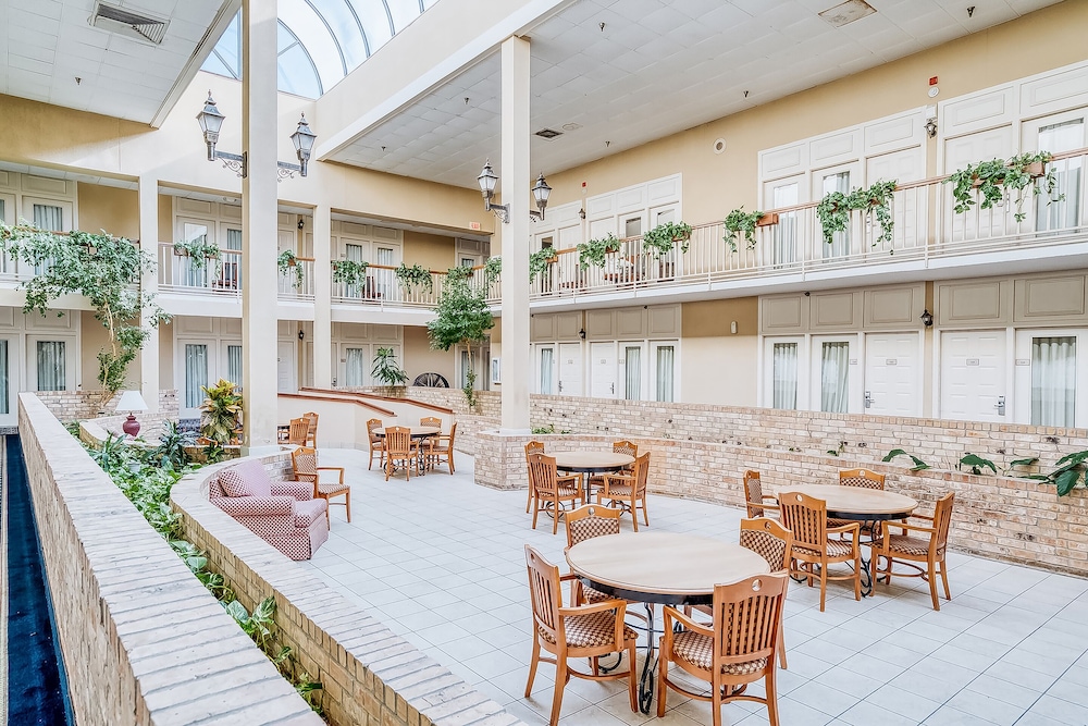 Hotel Monroe LA I-20 28/29