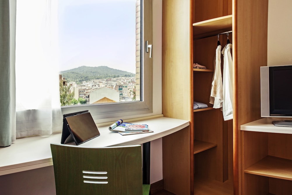 IBIS BARCELONA MOLINS DE REI 58/67