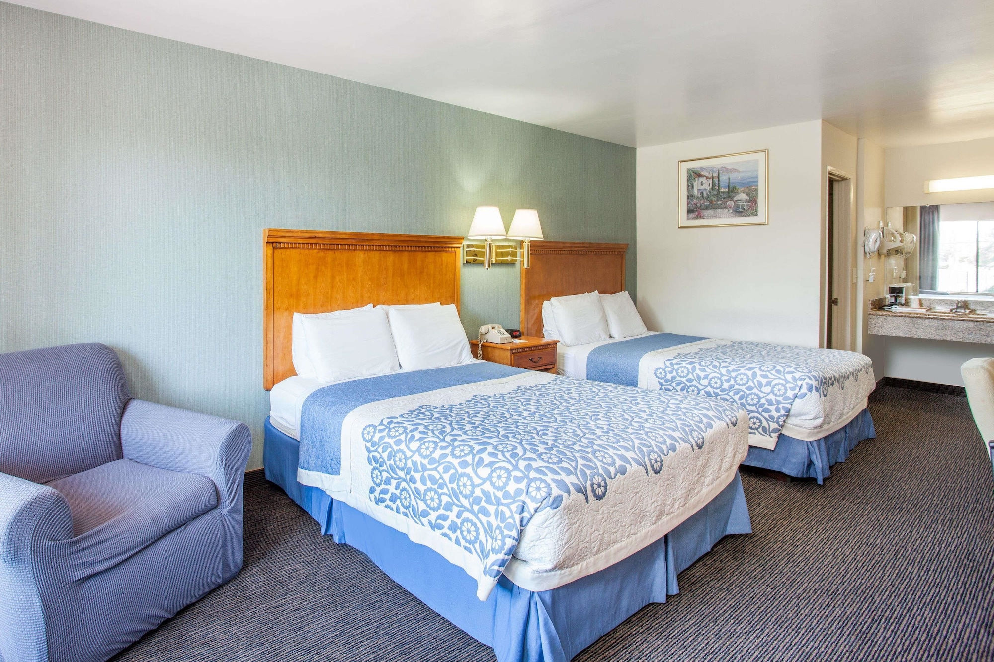 ROOM, 2 DOUBLE BEDS