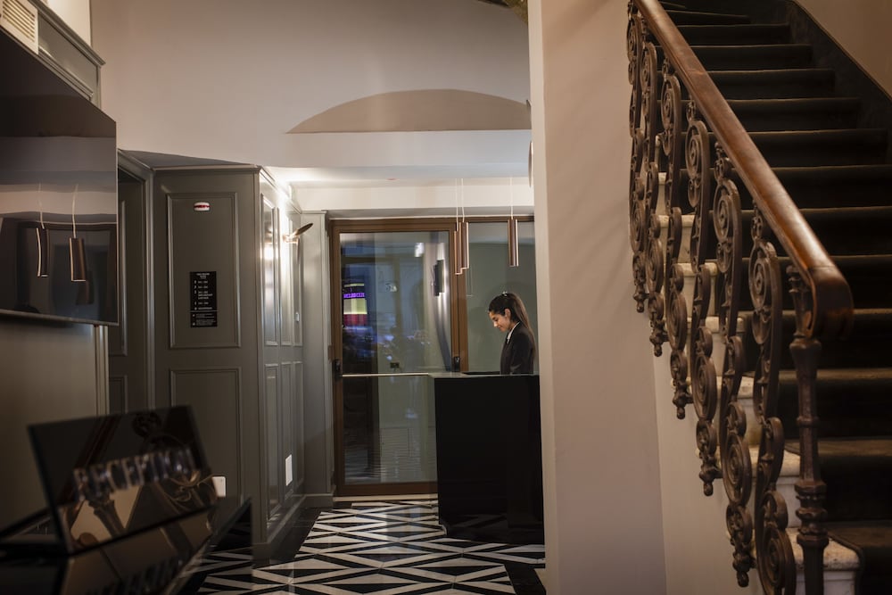 The Frame Hotel 4/46