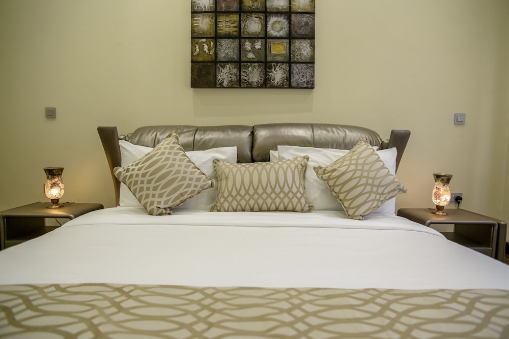 The Landmark Suites 18/34