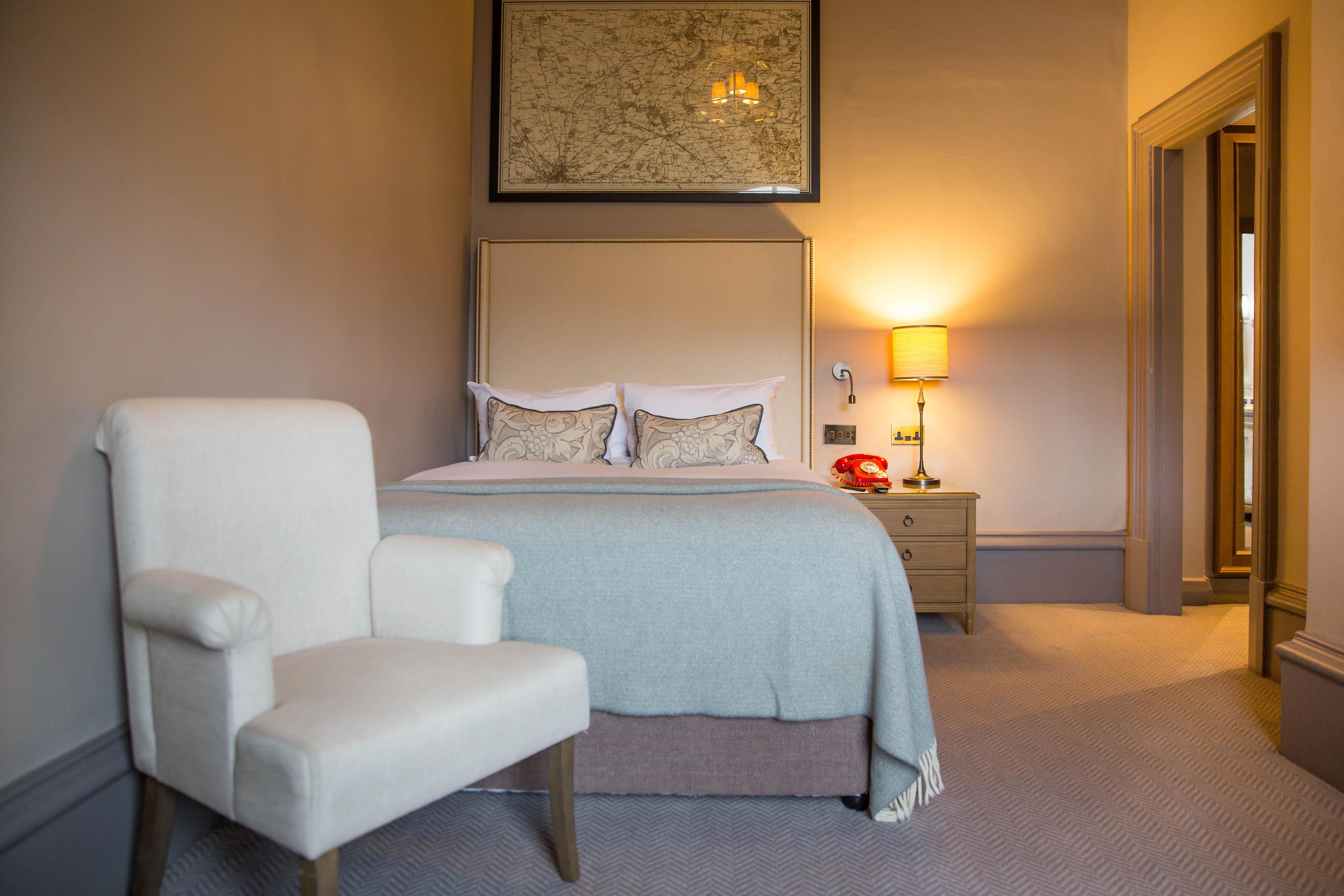 URBAN, DOUBLE BED