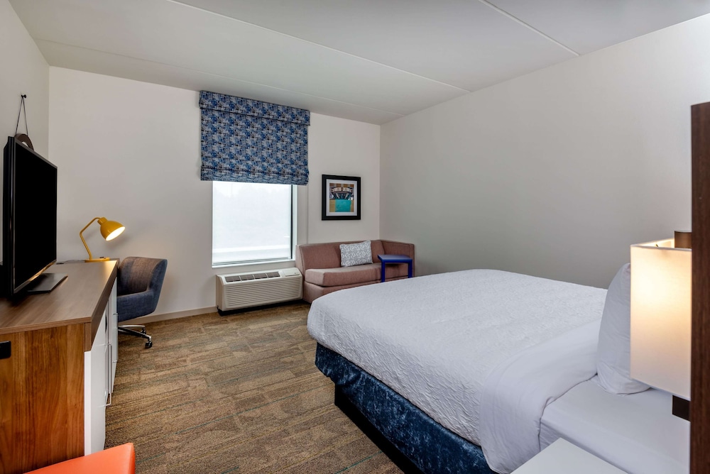 استوديو بسرير كينج مع أريكة لذوي الإعاقة، Hampton Inn Baltimore Bayview Campus 4/8