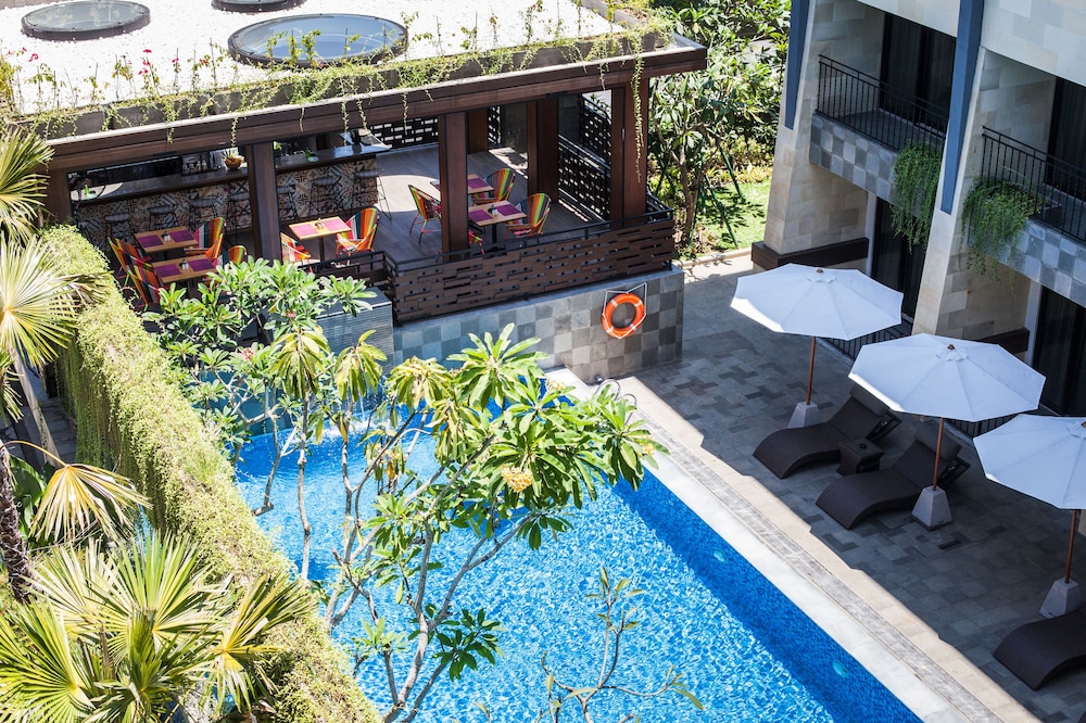 Solia Legian Bali 40/50
