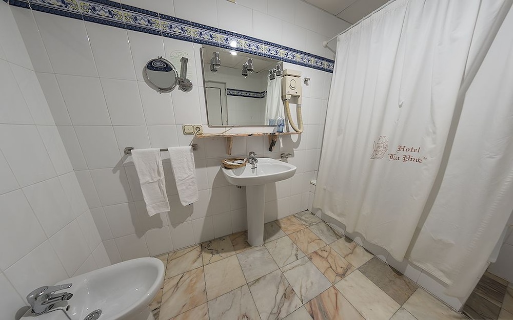 Hotel La Pinta 40/41