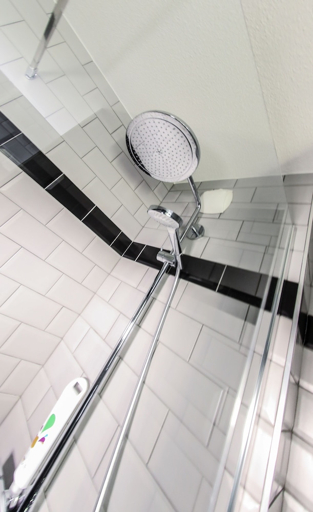 ibis Styles Clermont Ferrand Republique 48/48