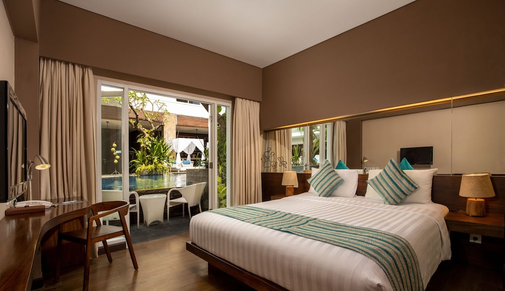 Superior, Double Bed, Pool Access
