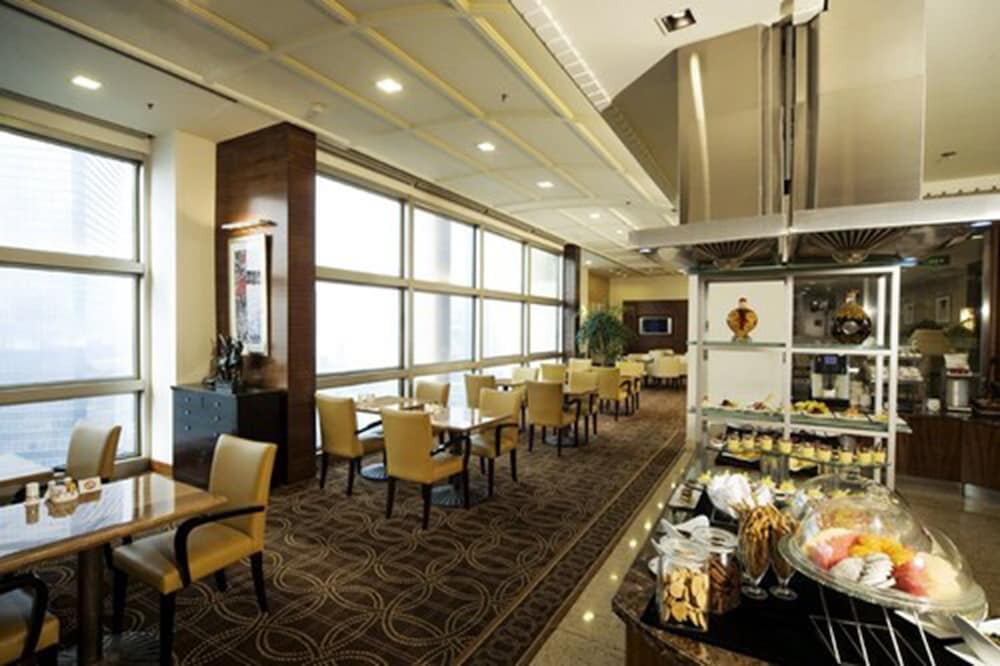 Hotel Equatorial Shanghai 30/34