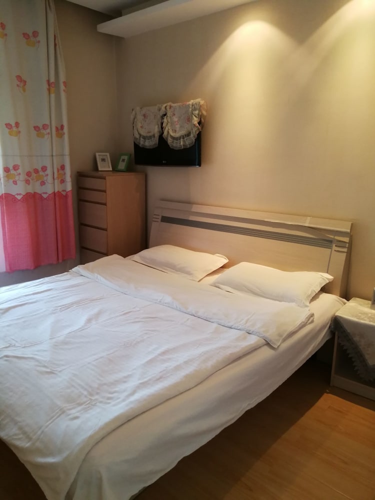 Dalian Xiuzhu Building Apartment 12/50