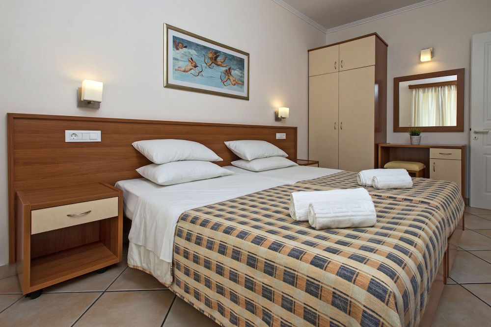 Porto Kassiopi Apartments 12/50