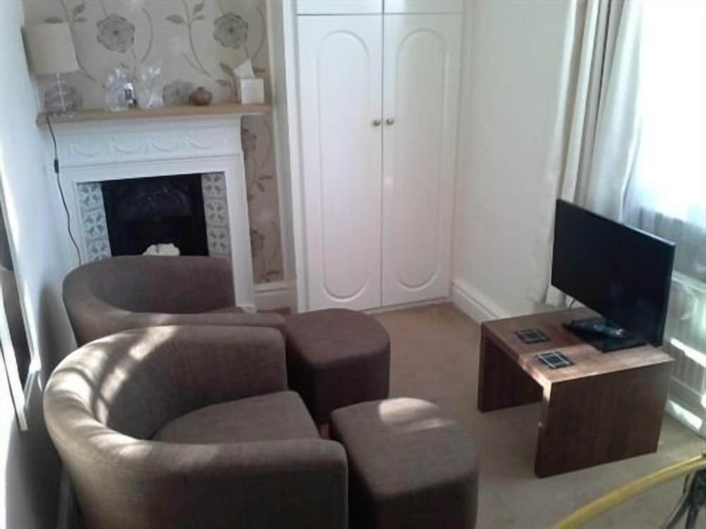 Ellerbrook House 18/23