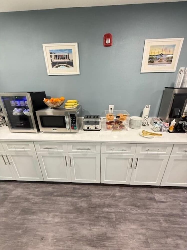 Baymont by Wyndham Ocala Suites 49/60