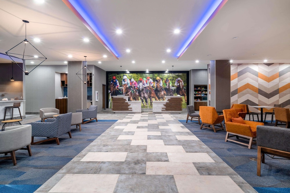 La Quinta Inn & Suites by Wyndham Louisville East 4/45