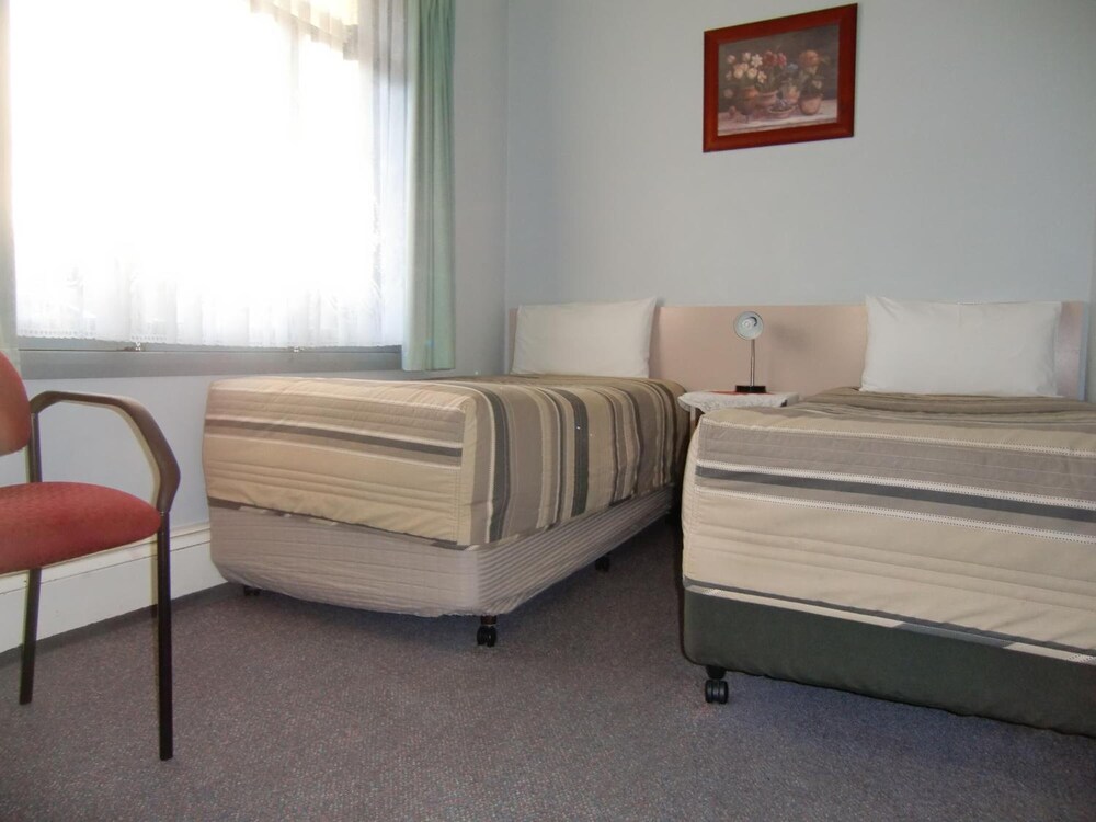 Bairnsdale Kansas City Motel 19/30