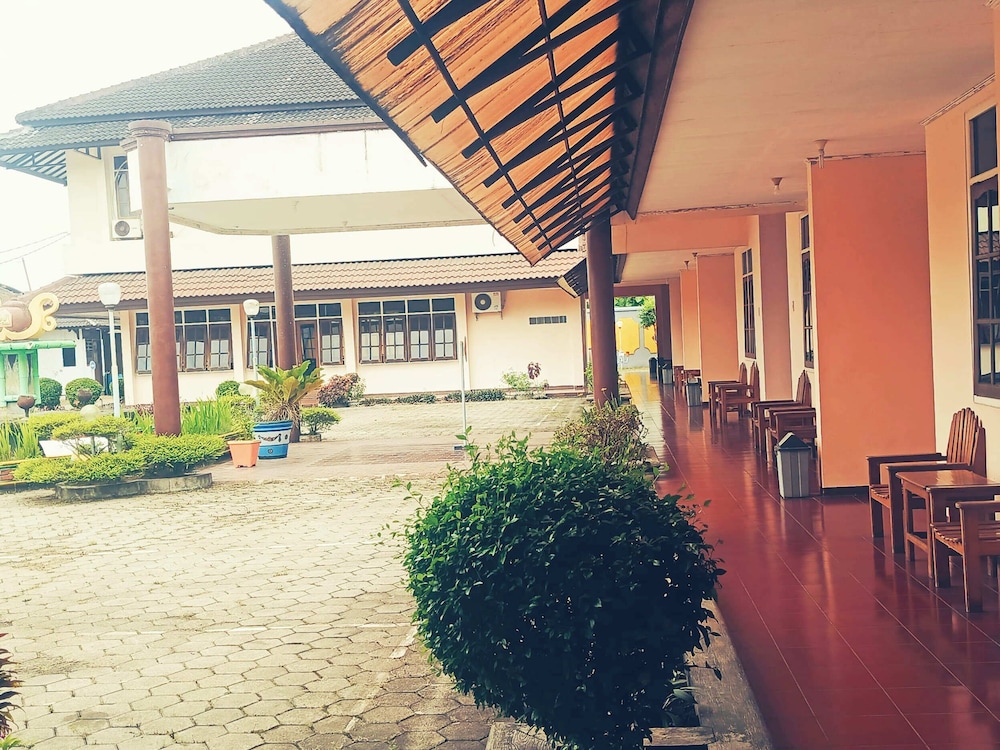 OYO 2495 Hotel Wijaya 47/50