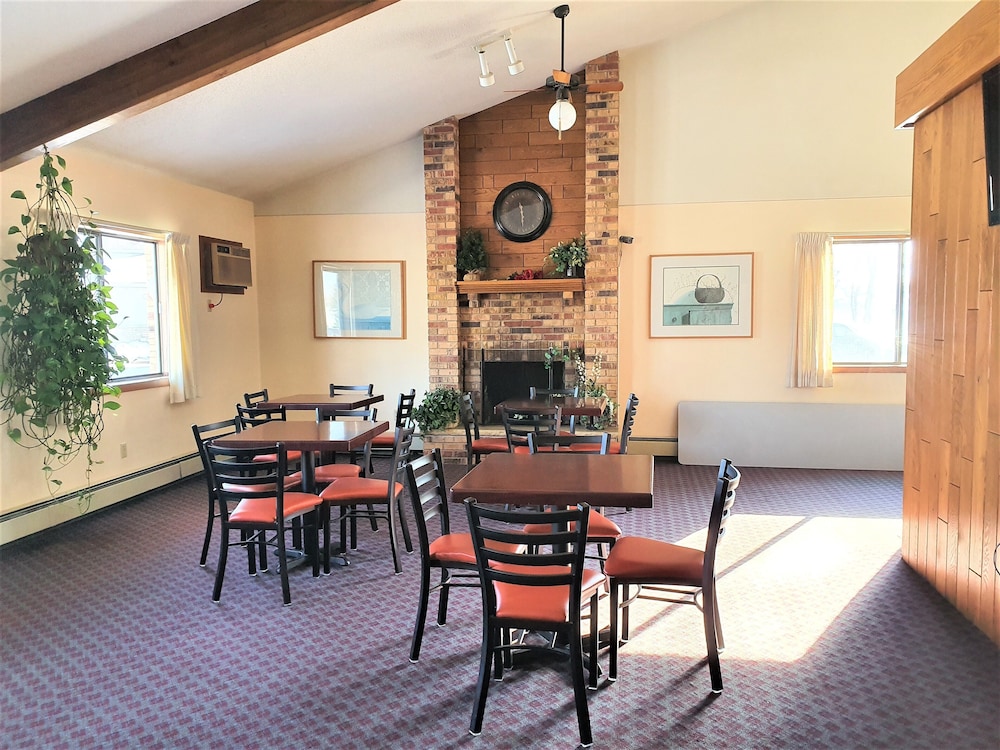 AmeriVu Inn and Suites - Avon 9/17