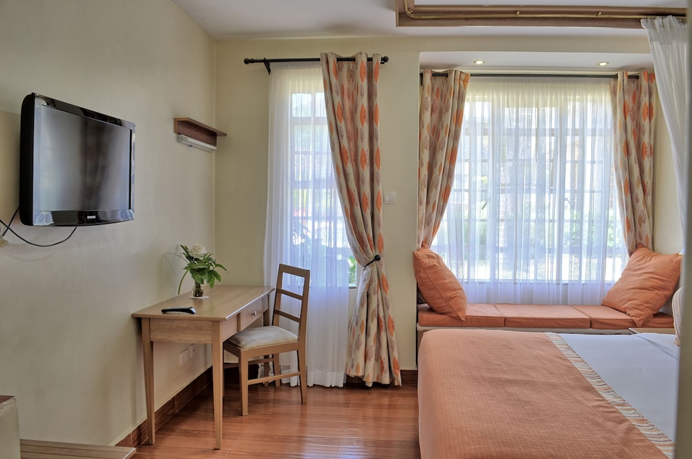 LUKENYA GETAWAY 21/50