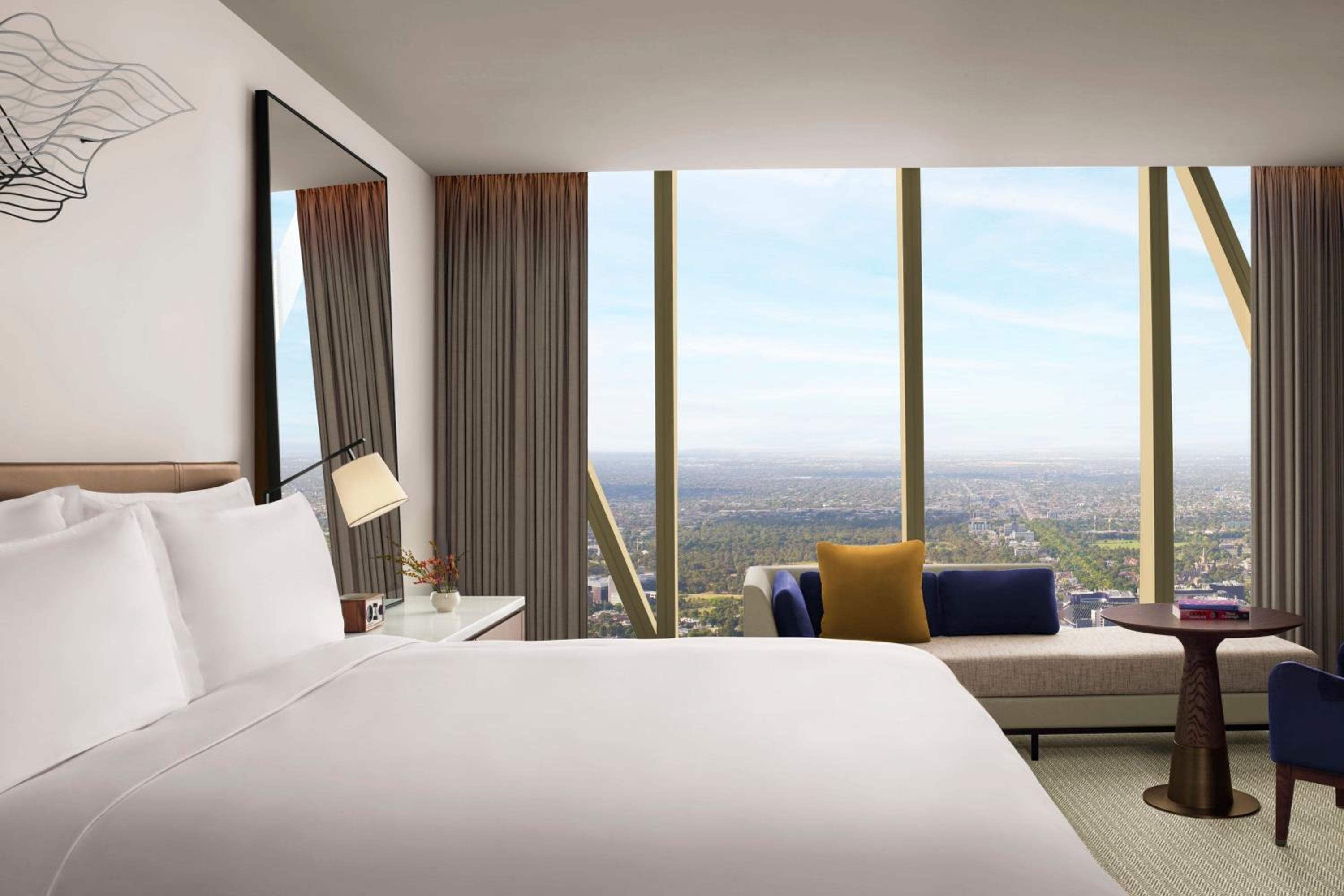Club, Guest Room, King Bed