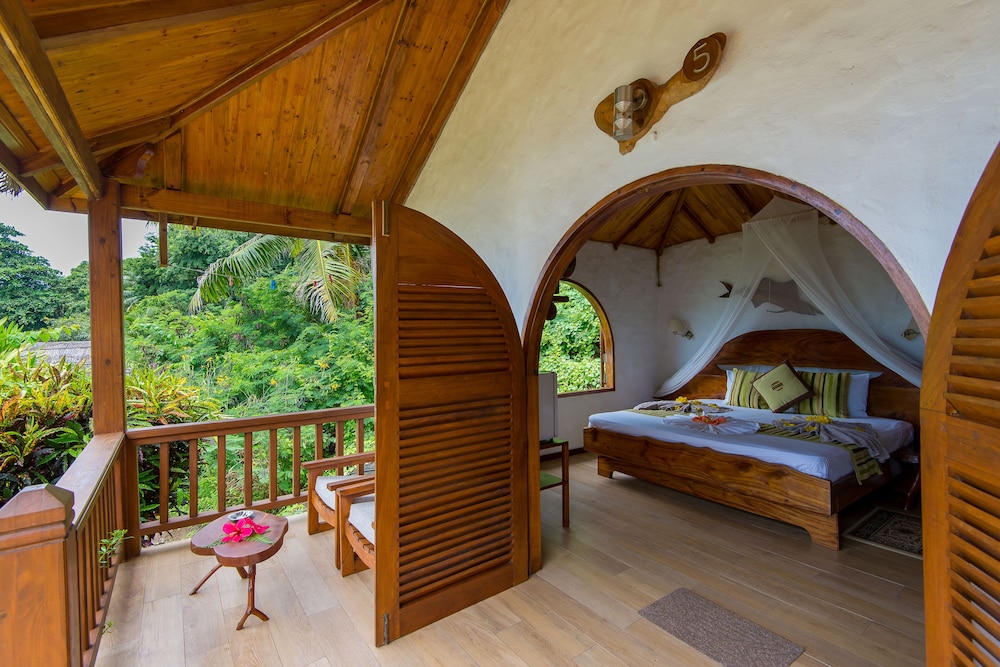 COLIBRI GUEST HOUSE(M) 27/54