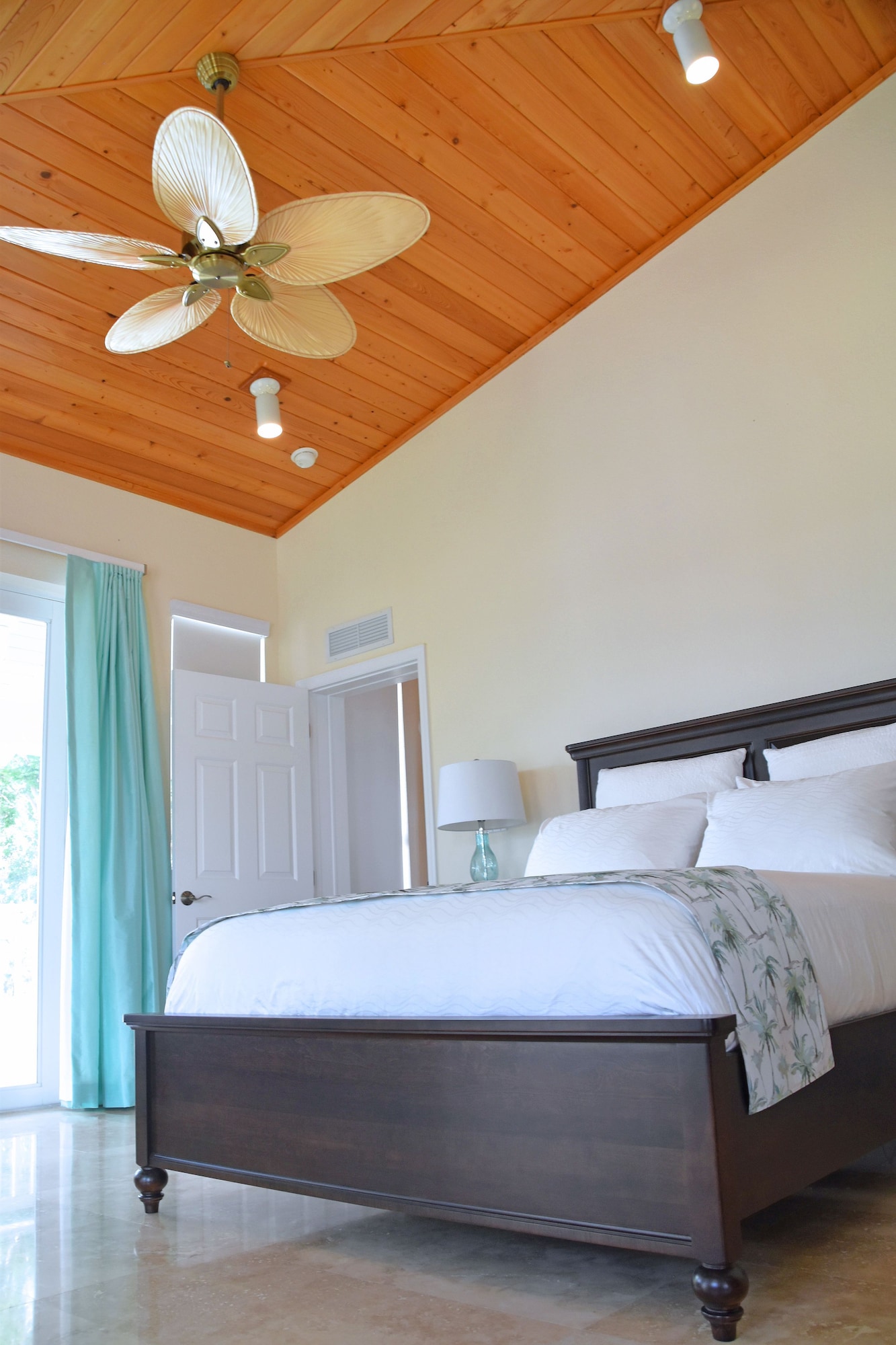 2 Bedrooms, Luxury, Villa, King and Queen Murphy Bed, Queen Bed, Pool Side, Sofa, Kitchen