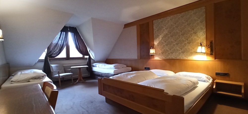 Hotel Waldblick 18/50