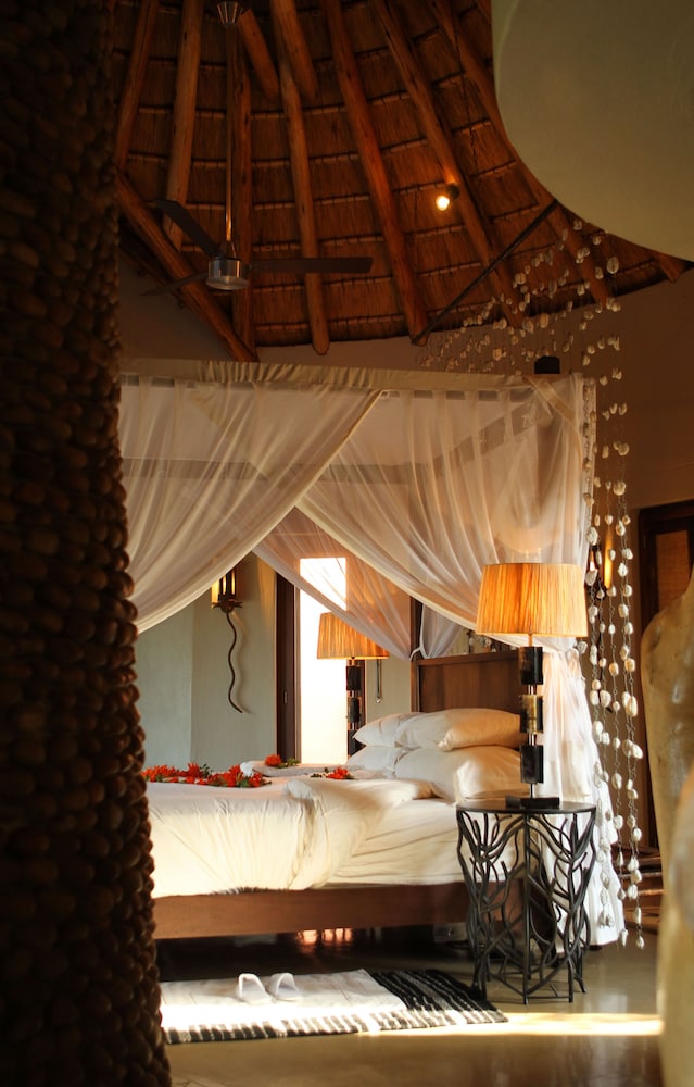 Jumeirah Thanda Safari 3/50