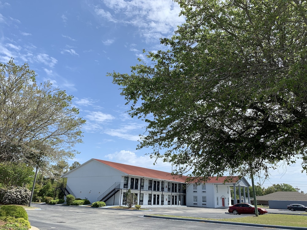 Econo Lodge Crystal Coast 5/32