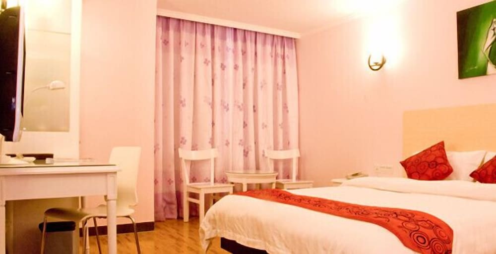 LN White House Hotel 18/48