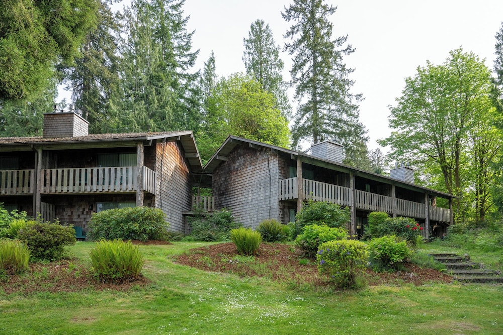 Lake Quinault Lodge 4/50
