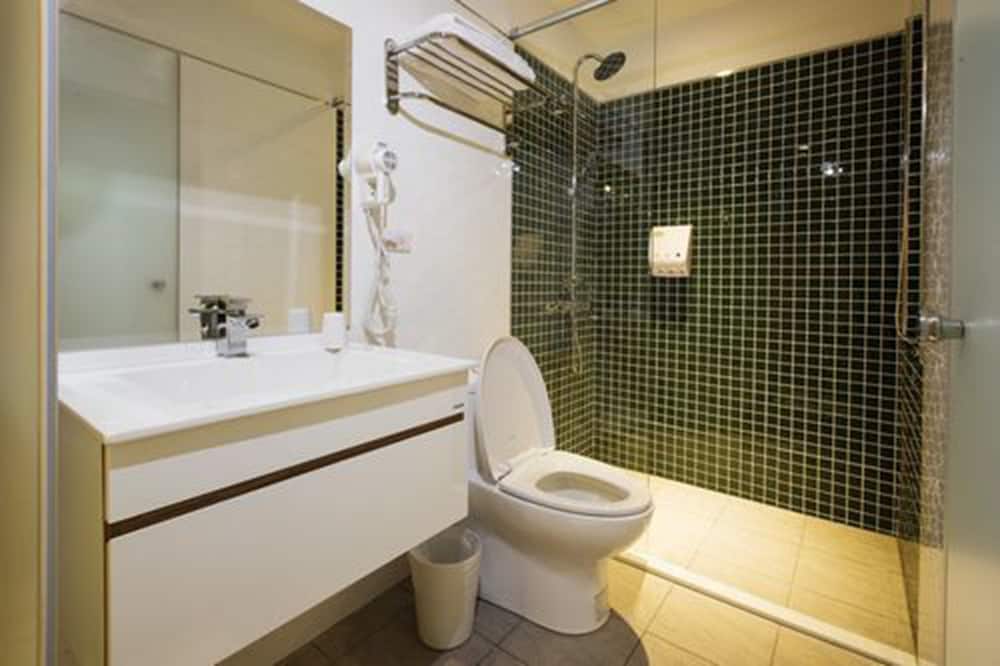 Hotel New Queen 2 32/36