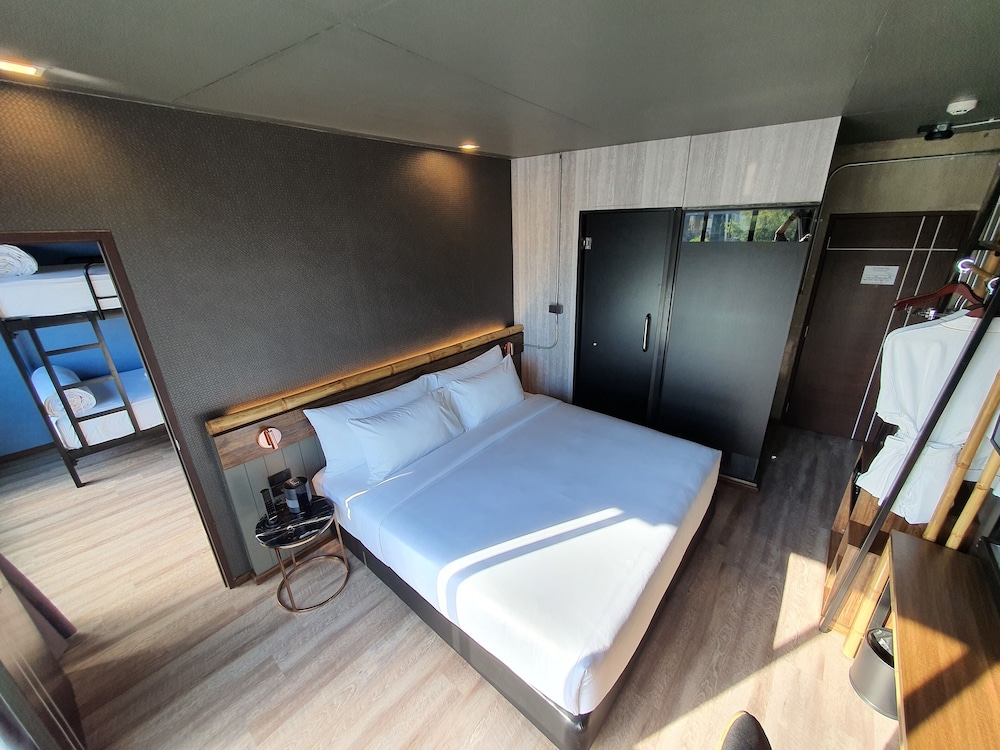 Hotel Ordinary Bangkok 9/50