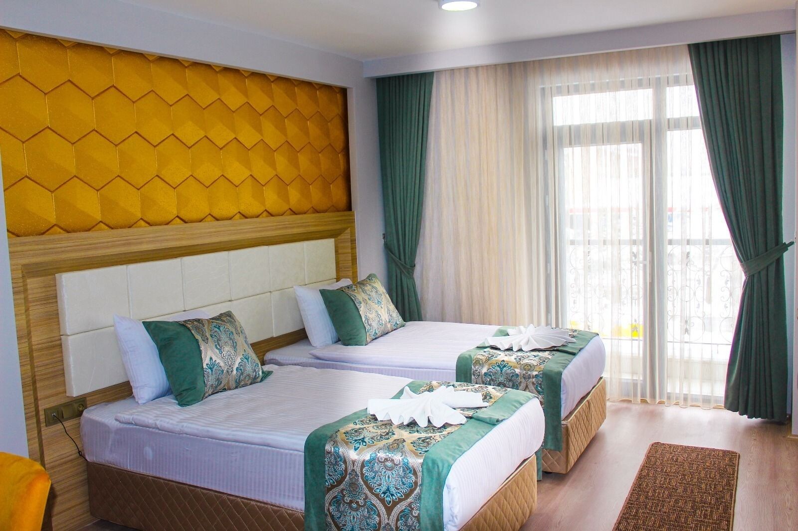 STANDARD, TWIN BEDS