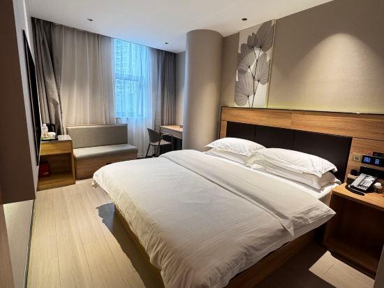 DELUXE, DOUBLE BED