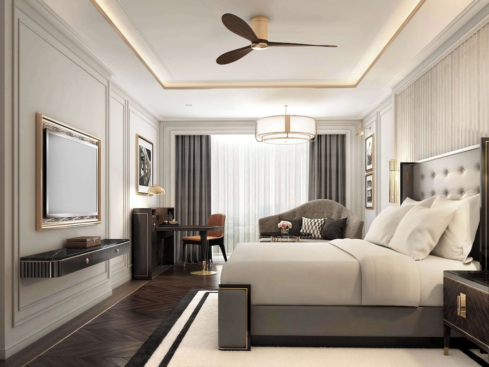 Fairmont, Twin Beds, Airport View