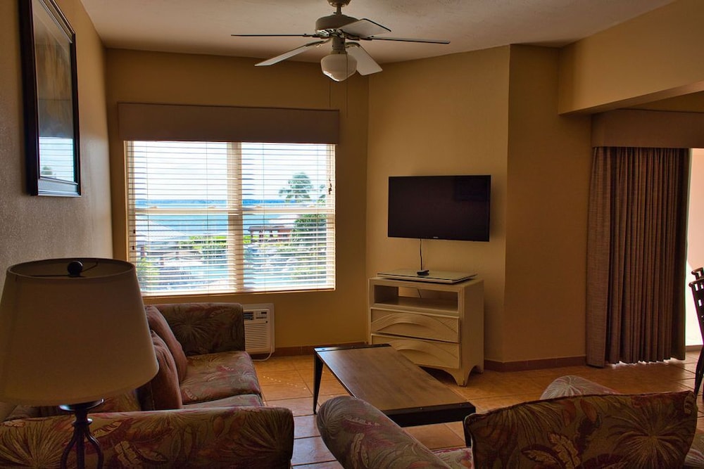 Island Seas Resort 42/60