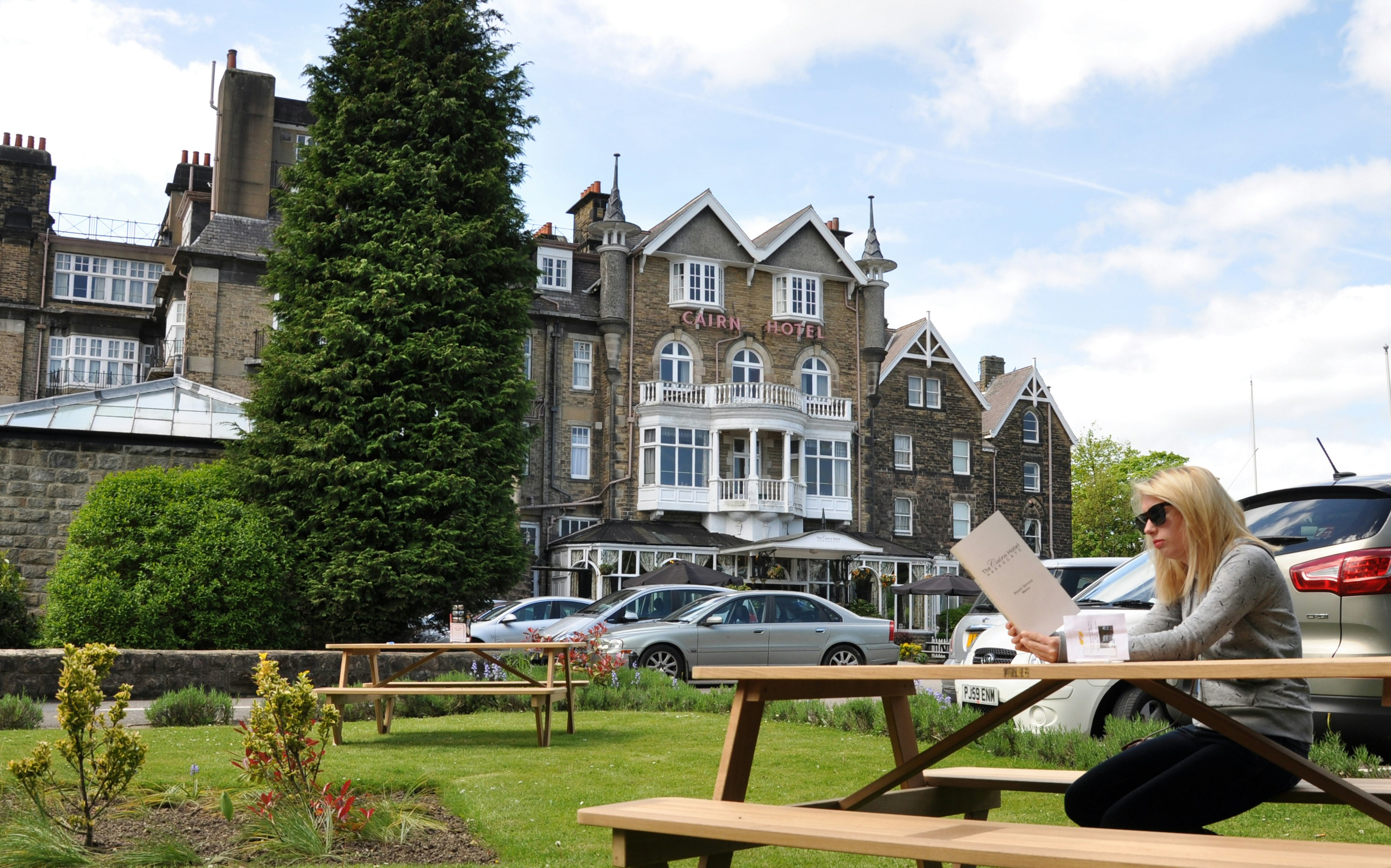 Cairn Hotel 47/50