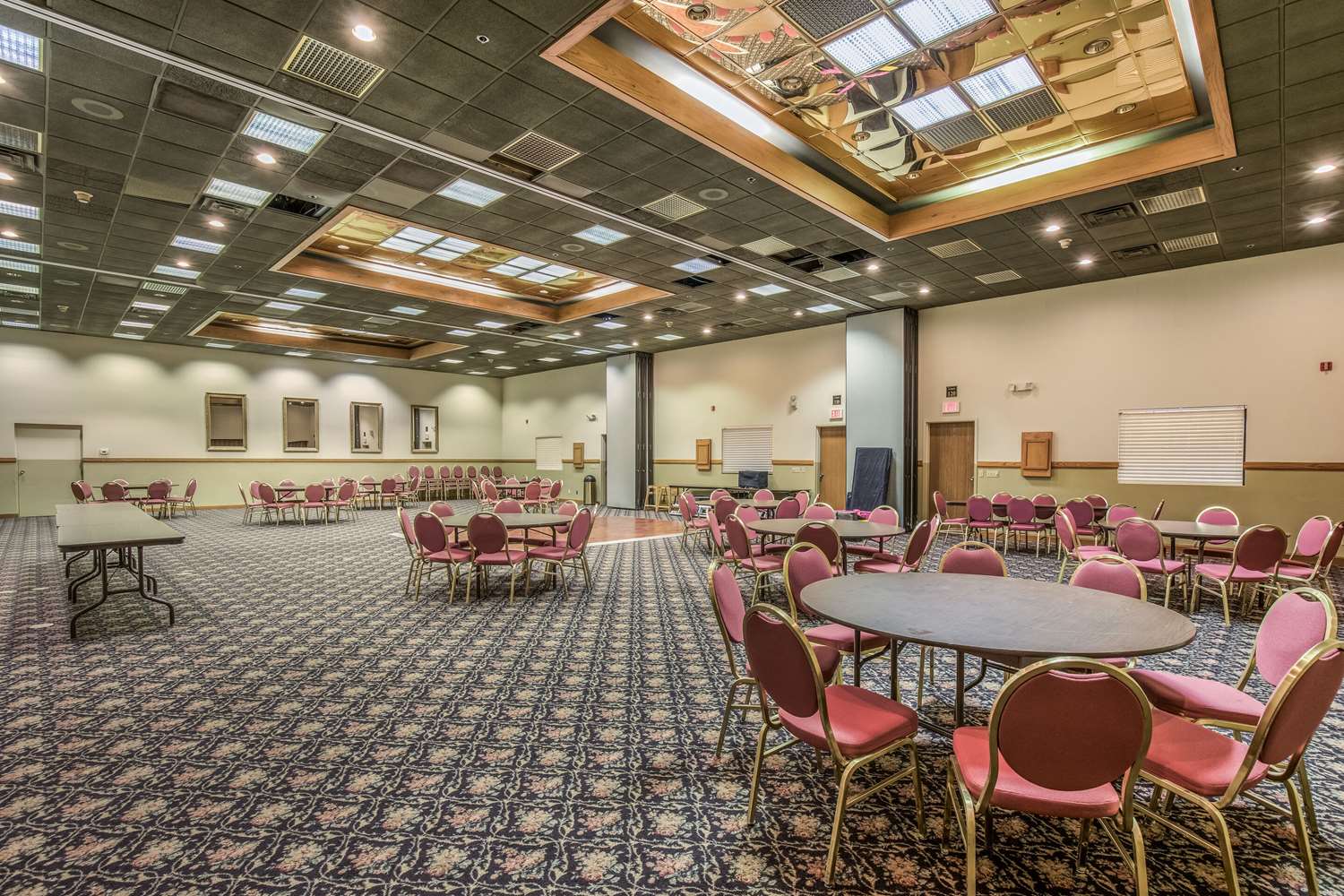 AmericInn & Suites By Wyndham Baraboo Event Center 18/25