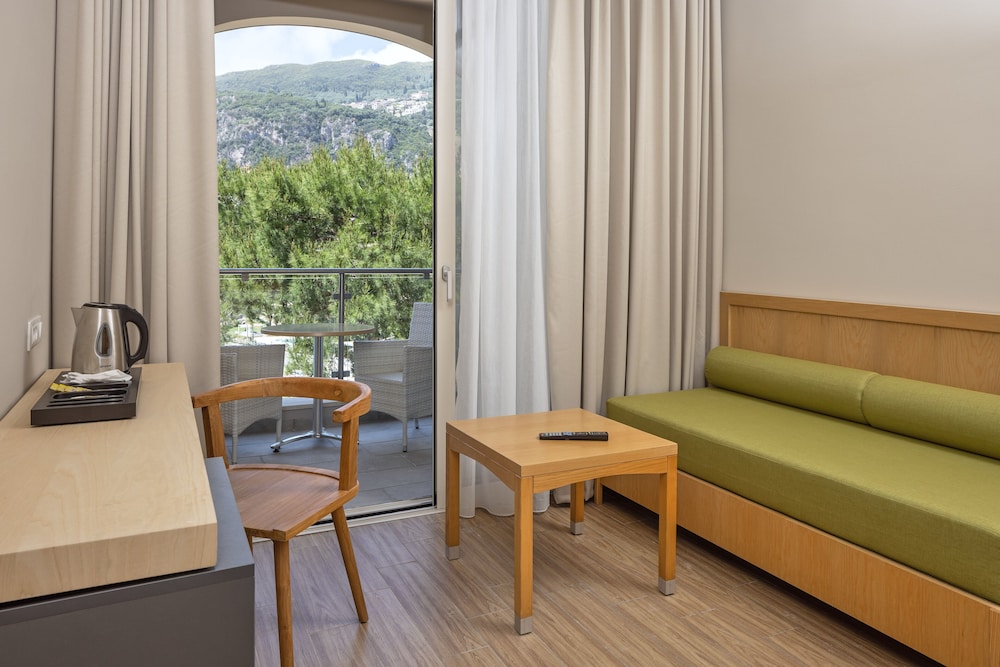 Akrotiri Beach - Adults Only 44/68