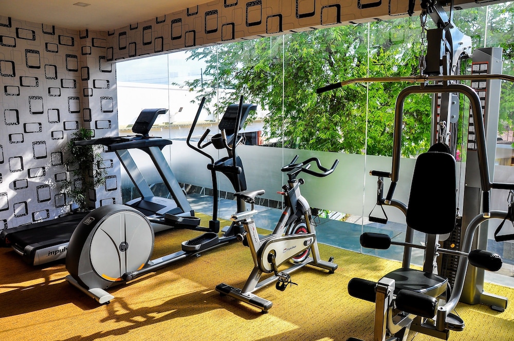 Eloisa Royal Suites 44/58