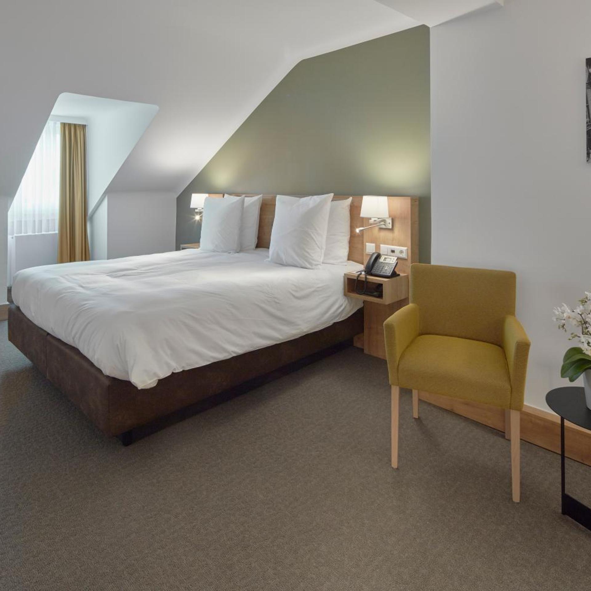 Superior, King Bed