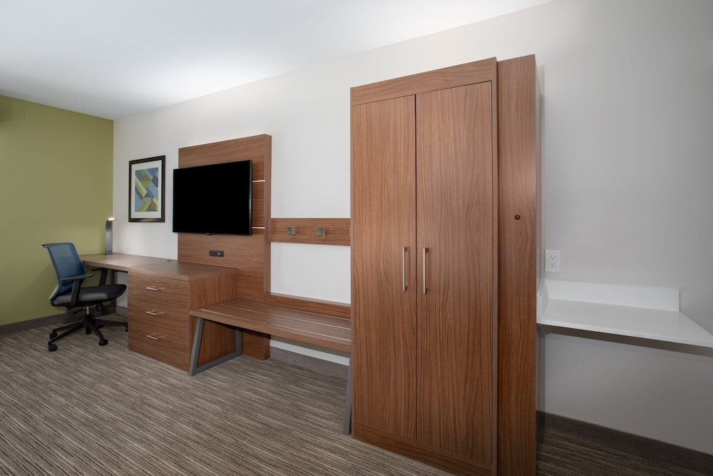 HOLIDAY INN EXPRESS YREKA - SHASTA AREA 50/52