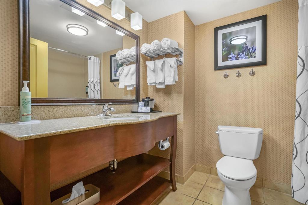 غرفة بسريرين كوين بحوض استحمام لذوي الإعاقة، Best Western St Francisville Hotel 5/5