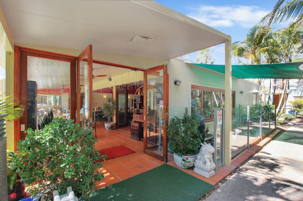 Headland Beach Resort 2/69