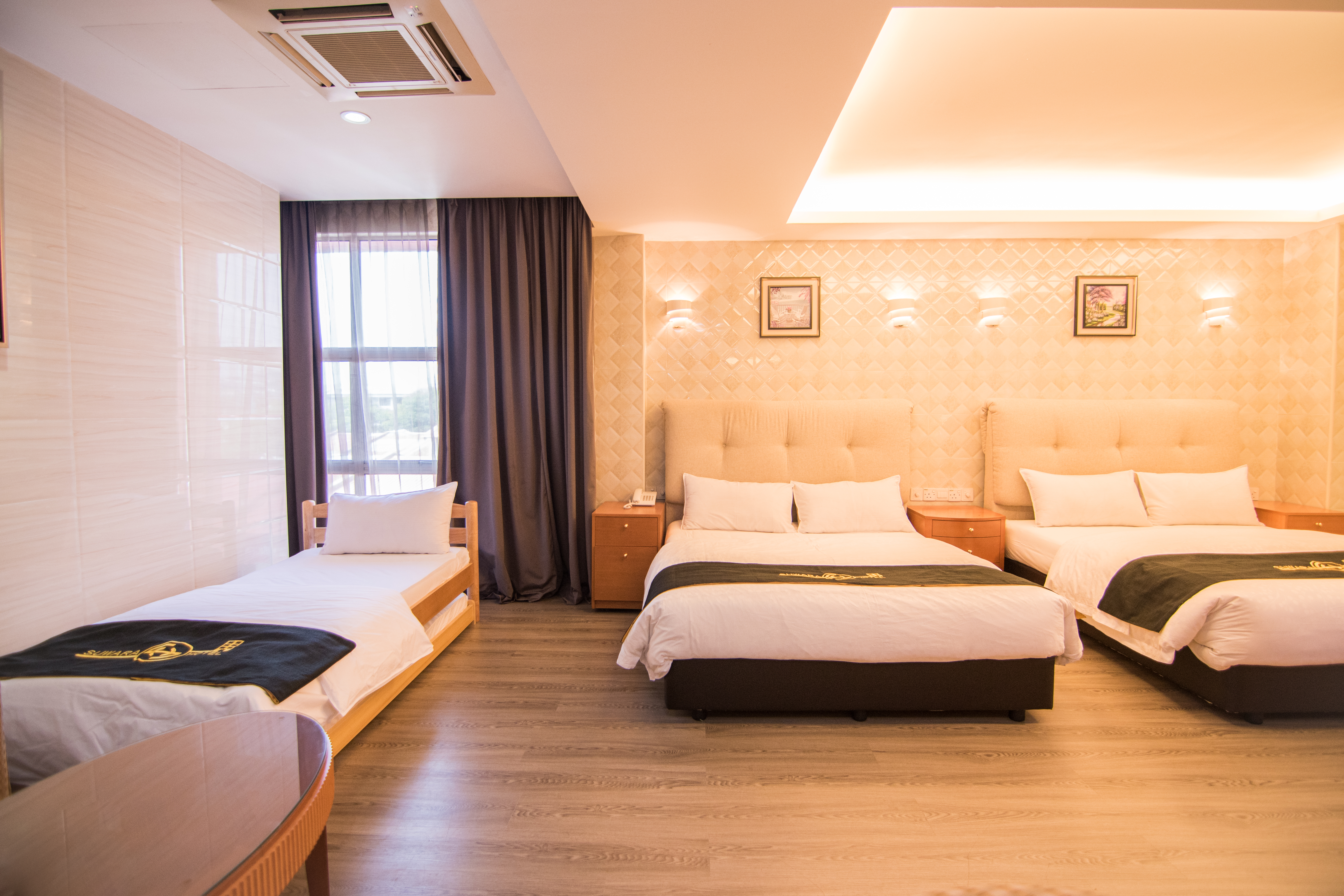Suwara Hotel 10/36