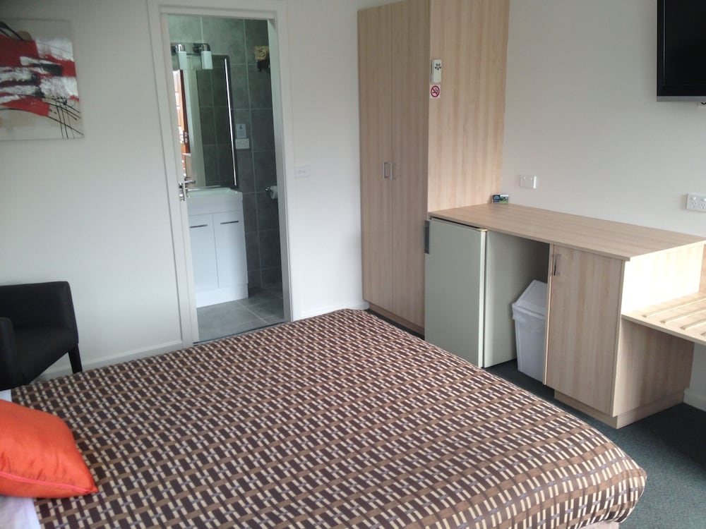 Beachcomber Motel And Apartments 18/63
